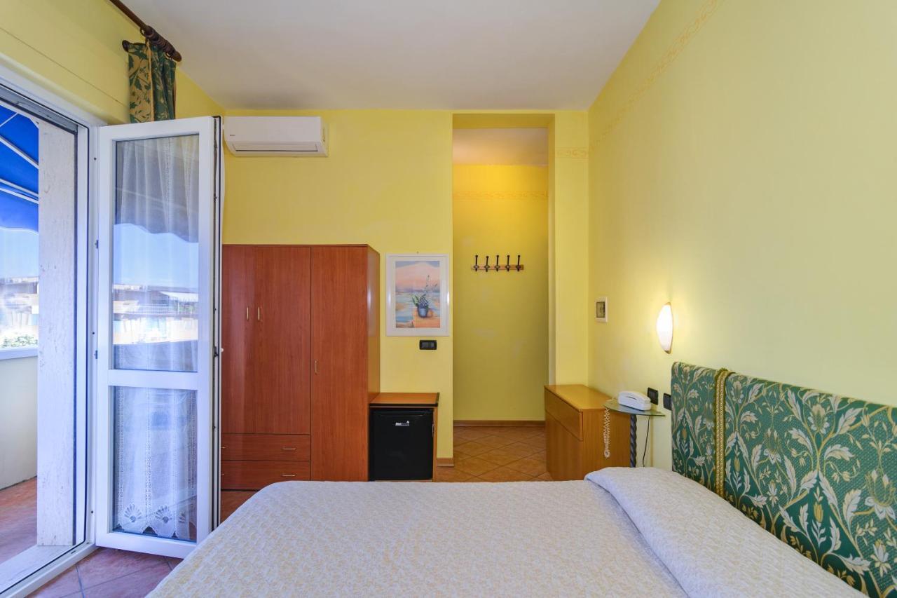 Hotel Villa Colombo 리도디캄파이오레 외부 사진