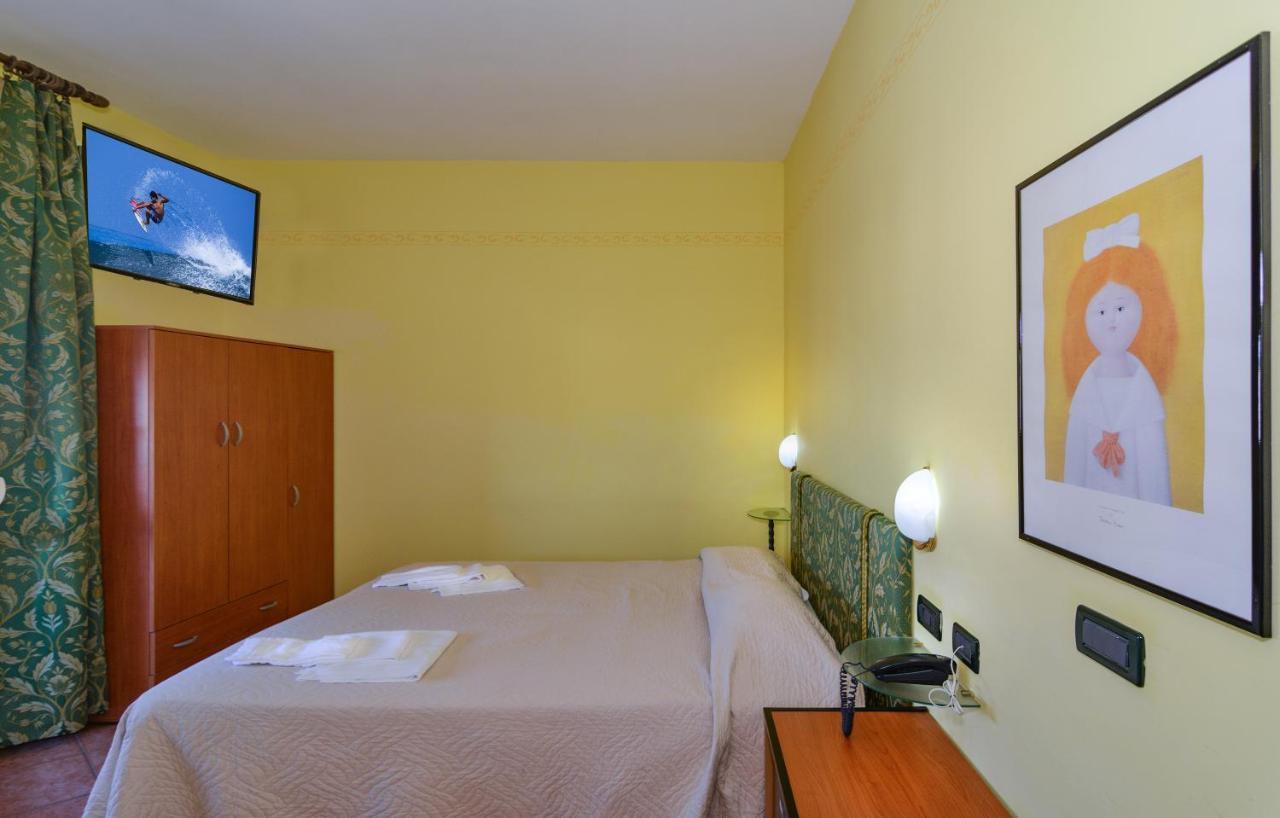 Hotel Villa Colombo 리도디캄파이오레 외부 사진