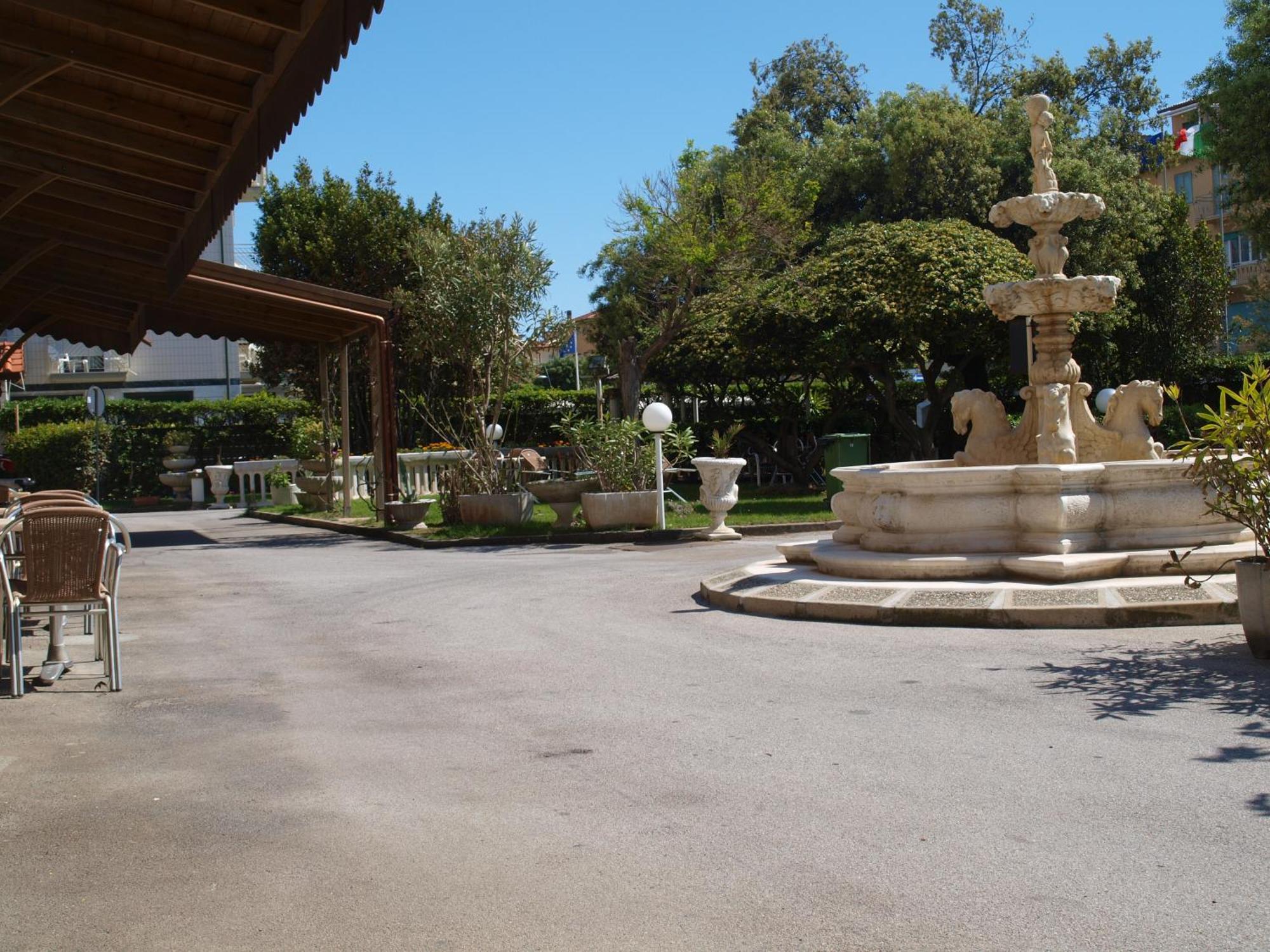 Hotel Villa Colombo 리도디캄파이오레 외부 사진