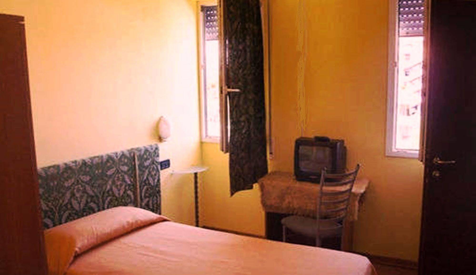 Hotel Villa Colombo 리도디캄파이오레 외부 사진