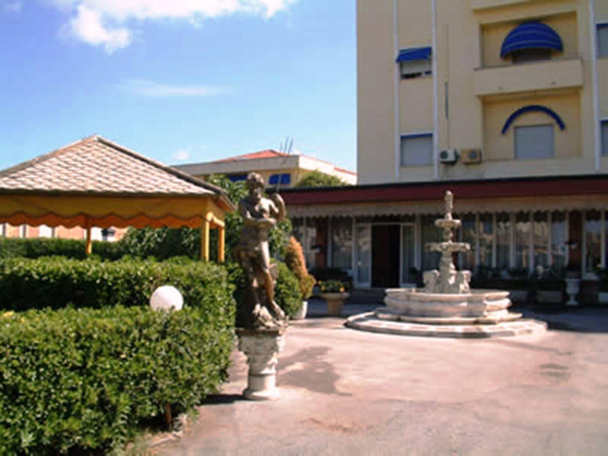 Hotel Villa Colombo 리도디캄파이오레 외부 사진